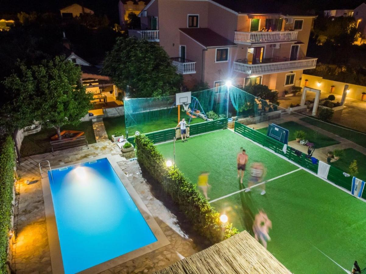 Apartments Mirko Seget Vranjica Bagian luar foto