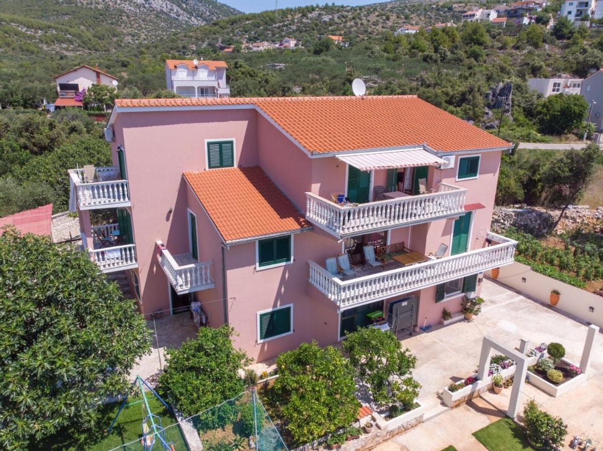 Apartments Mirko Seget Vranjica Bagian luar foto