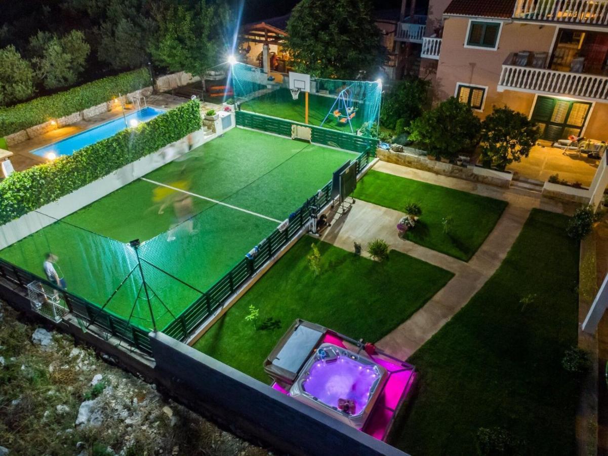 Apartments Mirko Seget Vranjica Bagian luar foto