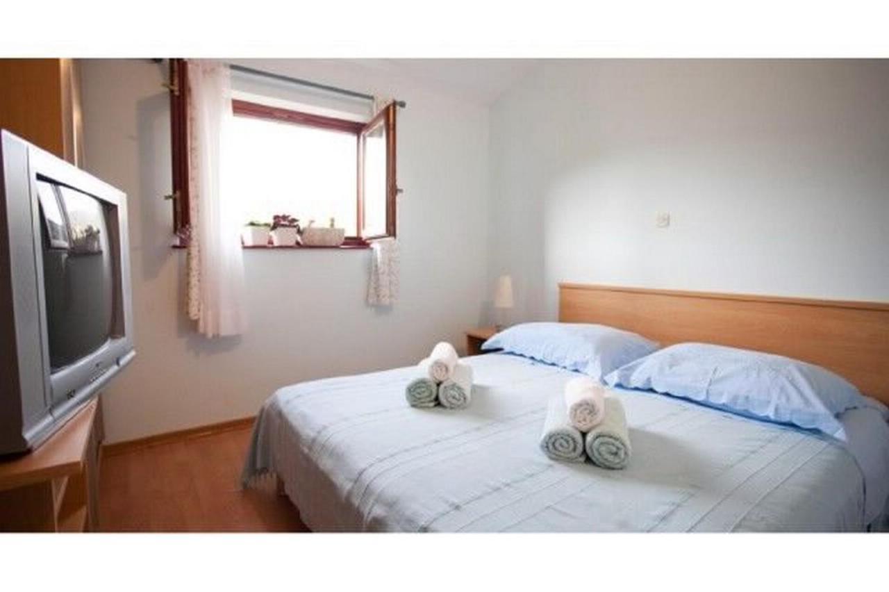 Apartments Mirko Seget Vranjica Bagian luar foto