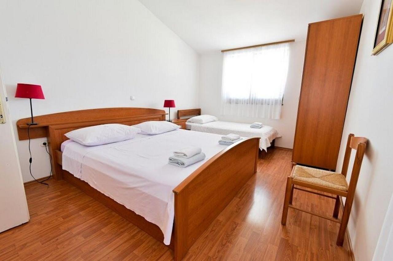 Apartments Mirko Seget Vranjica Bagian luar foto