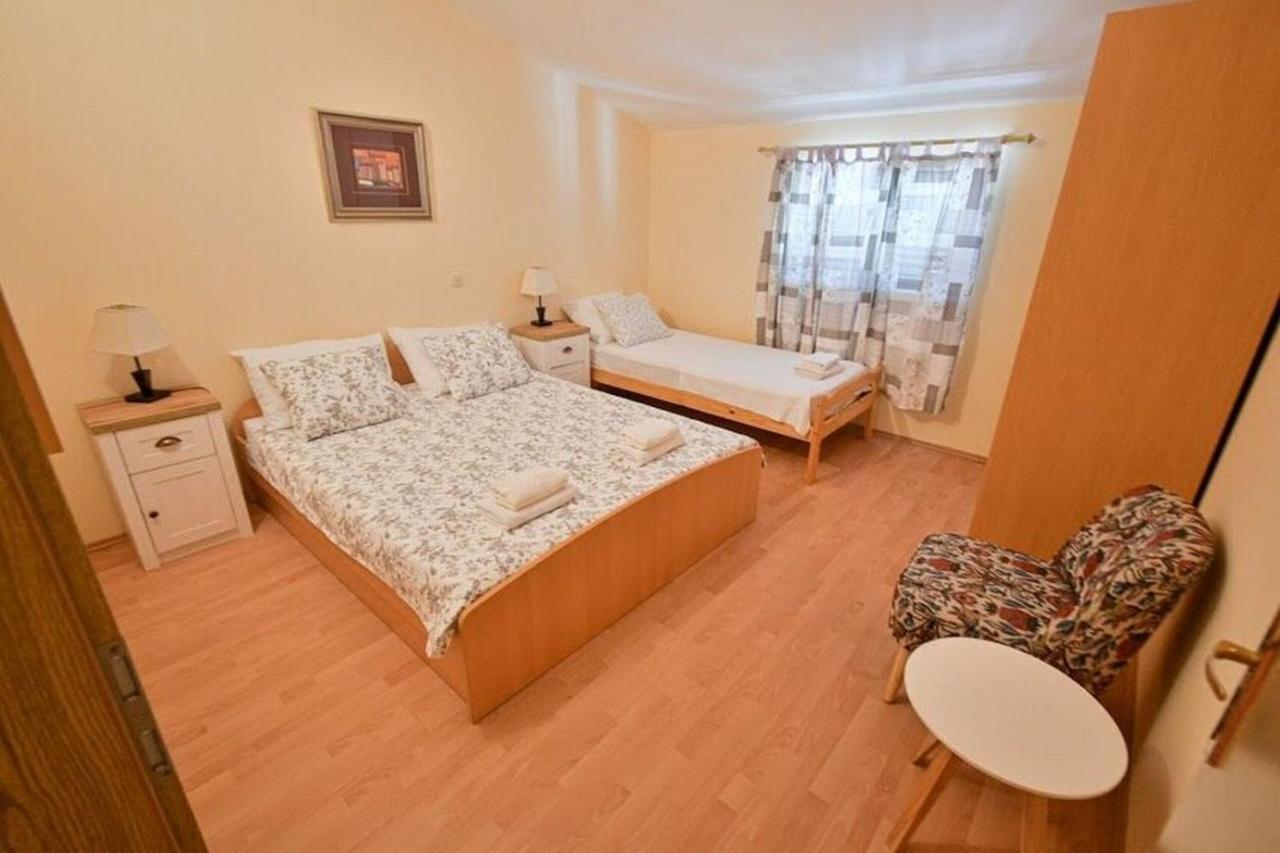 Apartments Mirko Seget Vranjica Bagian luar foto